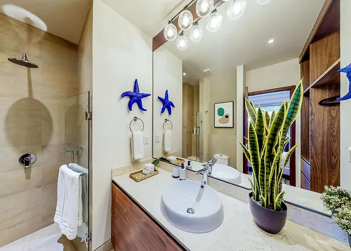 Stunning 3 Br - Pool - Awesome Amenities