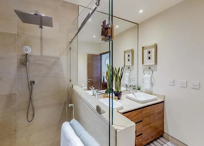Ferienhaus Stunning 3 Br - Pool - Awesome Amenities