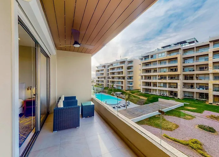 Stunning 3 Br - Pool - Awesome Amenities Ferienhaus