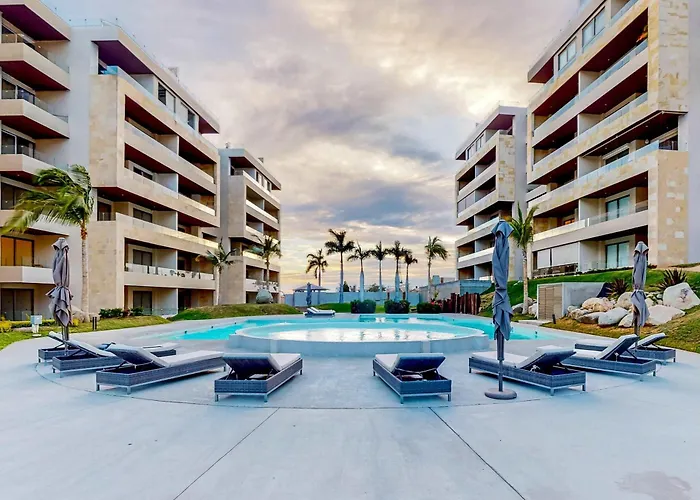 Stunning 3 Br - Pool - Awesome Amenities